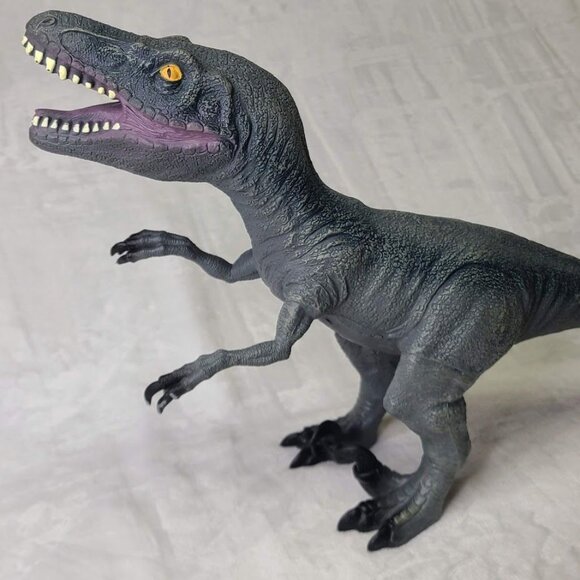 2014 20" Velociraptor 2234C Toys R US soft Rubber Jurassic Dinosaur - Picture 3 of 13